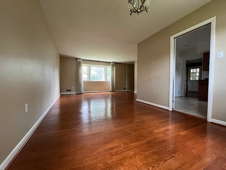11801 Milbern Dr — Photo 6