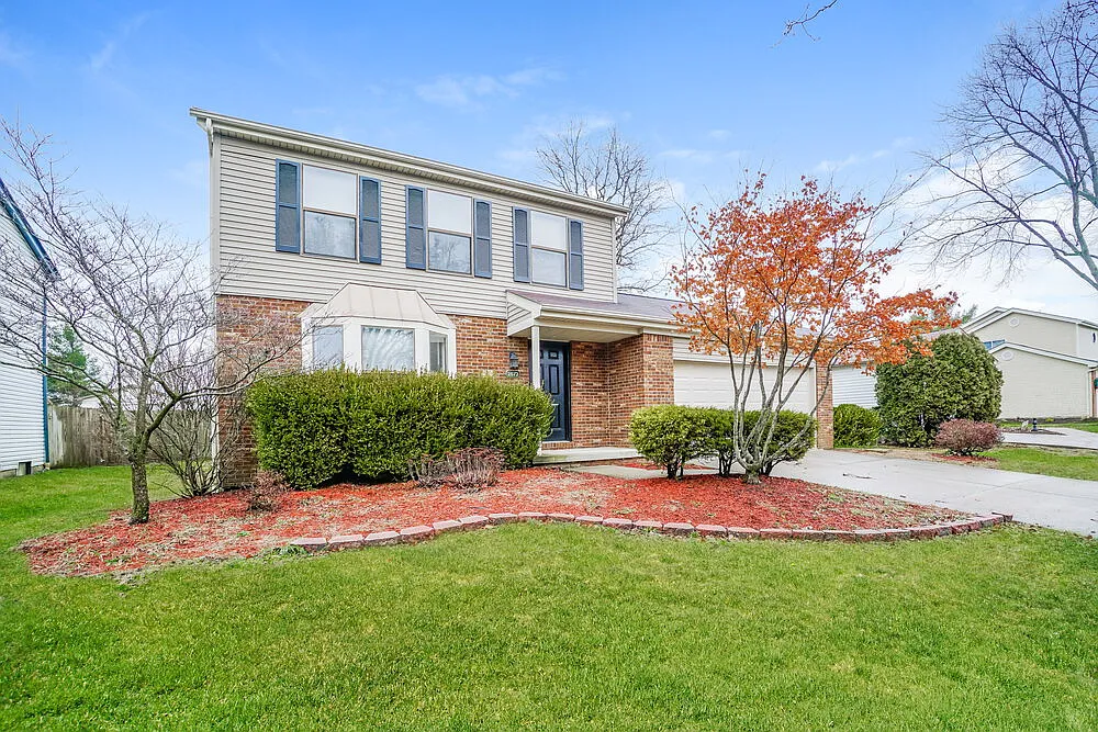 3 bed, 1.5 bath, 1728 sqft, $3,200 — Photo 2