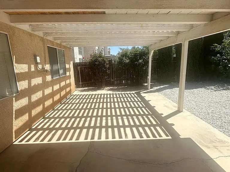 14333 La Crescenta Ave — Photo 5