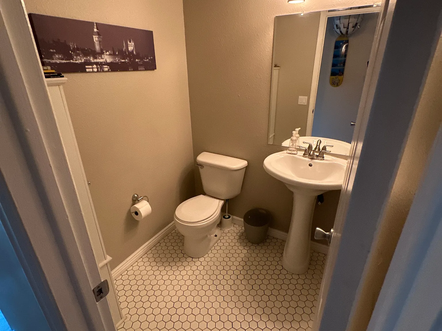 3 bed, 2241 sqft, $2,800 — Photo 4