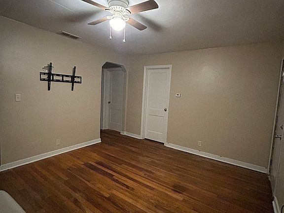 4th image of 235 Winona Dr