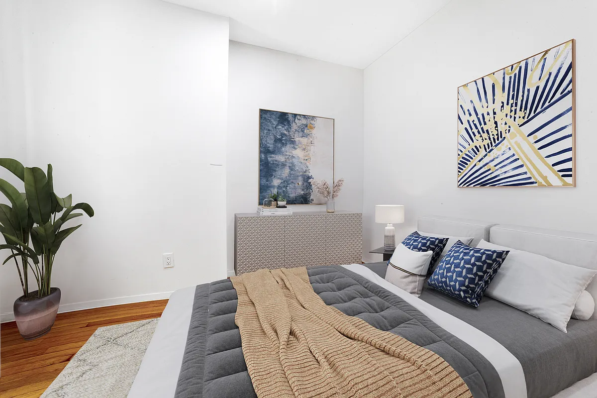 Building Photo - 542 E 82nd St #11