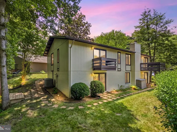 12307 Mulberry Ct, Woodbridge, VA 22192