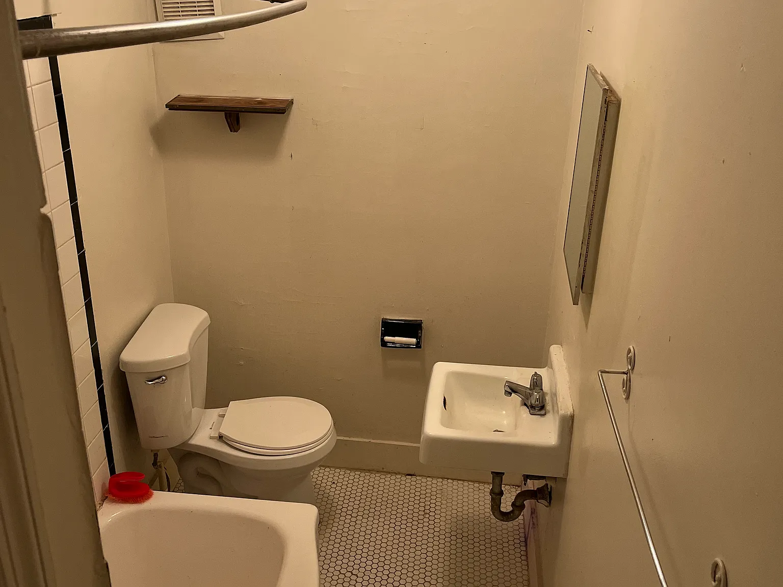 1 bed, 800 sqft, $1,350 — Photo 2