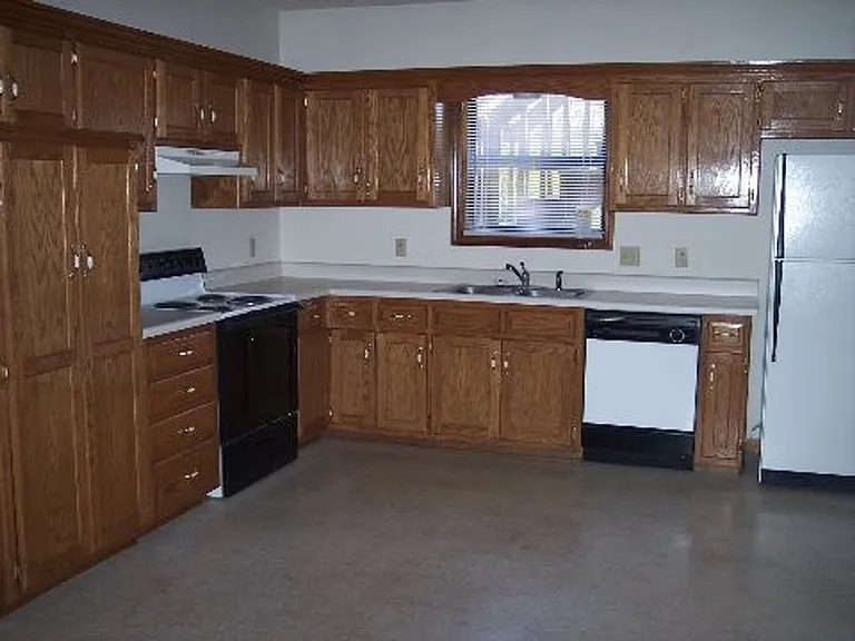 708 Streck Ct — Photo 14