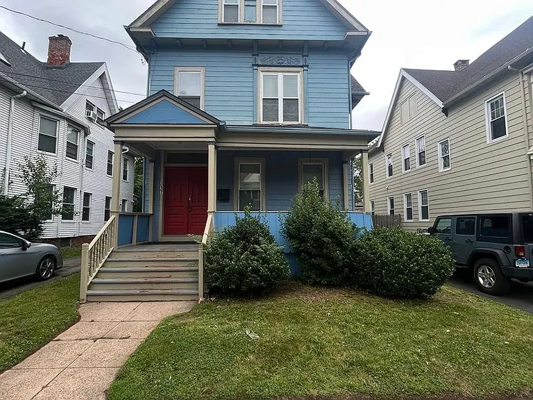 117 Maple St — Photo 1