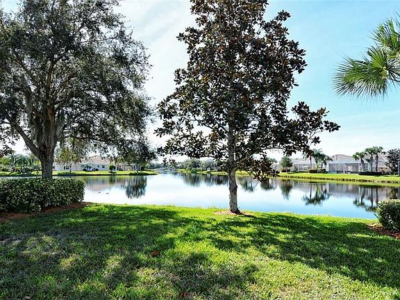 3rd image of 5757 Ivrea Dr