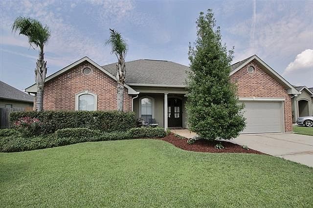 1st image of 107 Gloria Ct