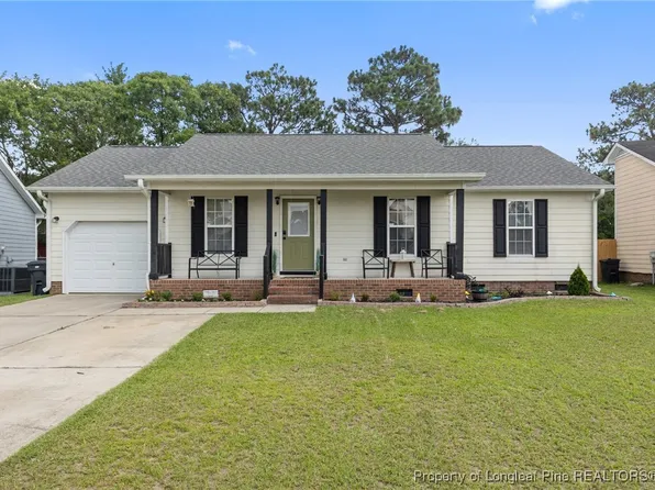 3209 Nontucket Ln, Hope Mills, NC 28348