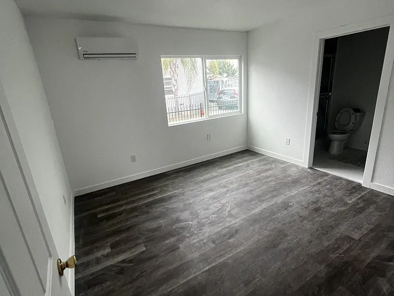 1666 W 36th St #1 — Photo 16