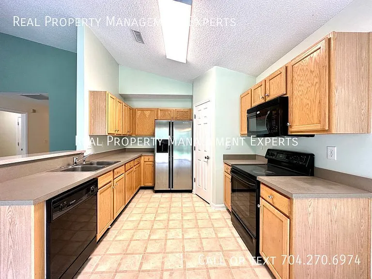 112 Bosburg Dr — Photo 2