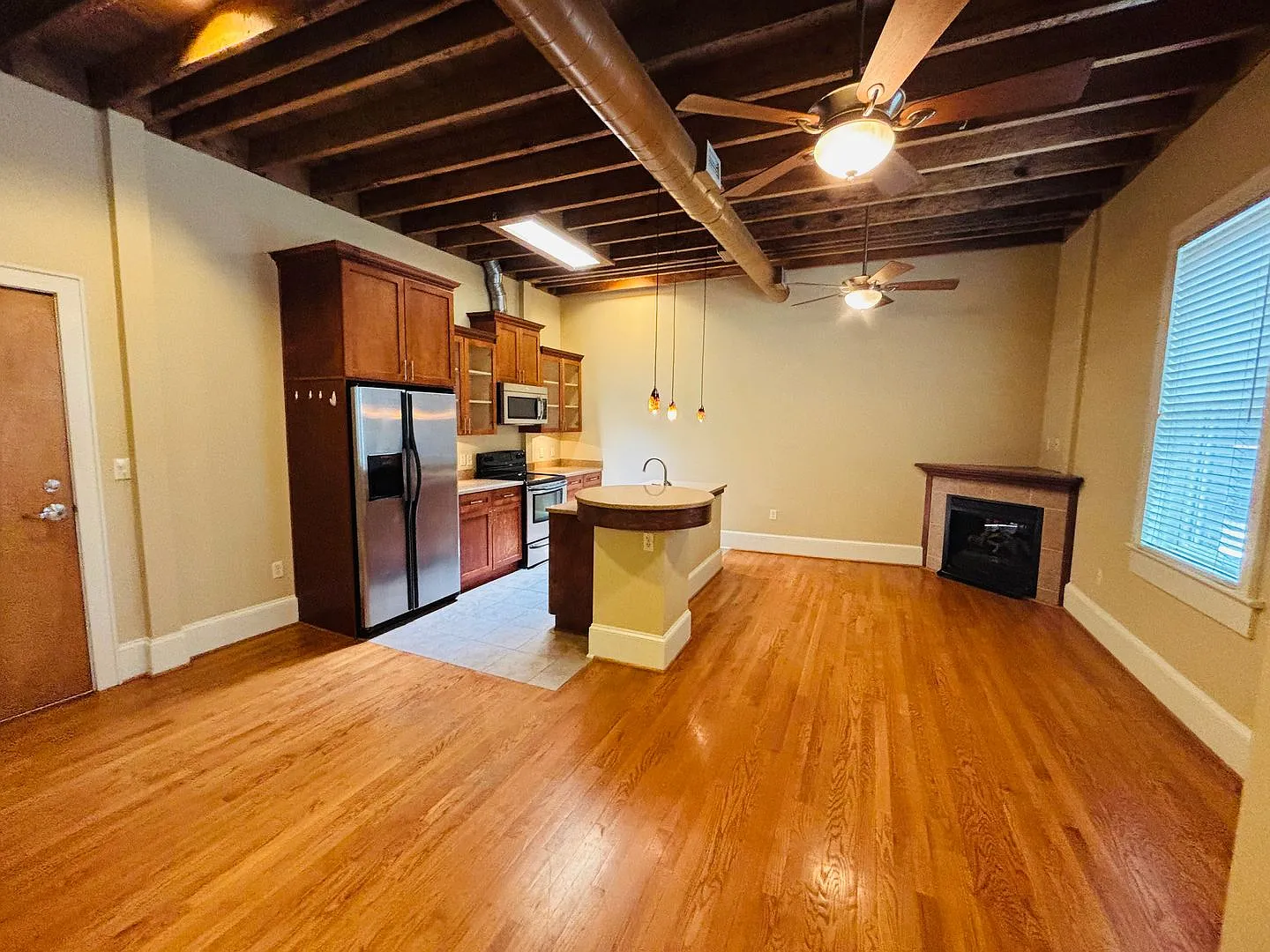 1 Bedroom, 1 Bath Apartment — Photo 3