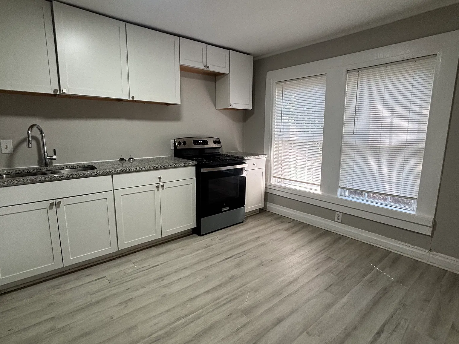 2 bed, 702 sqft, $1,225 — Photo 4