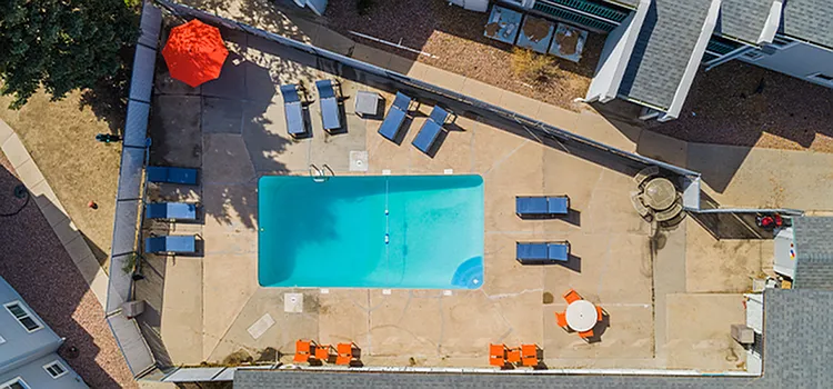 Lincoln Springs | Pool Overview