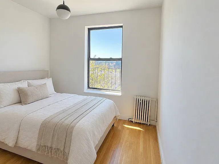 30 3rd St #4L — Photo 7