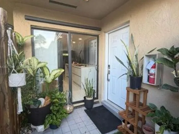 14233 SW 94th Circle Ln APT 101-13, Miami, FL 33186