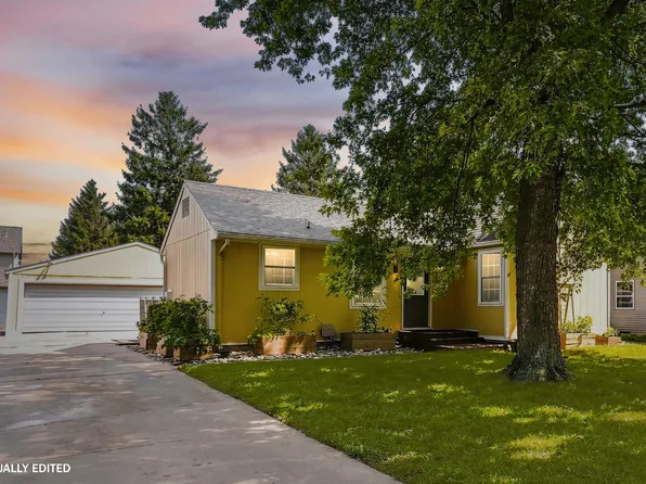 218 Rockwell Ave, Ames, IA 50014