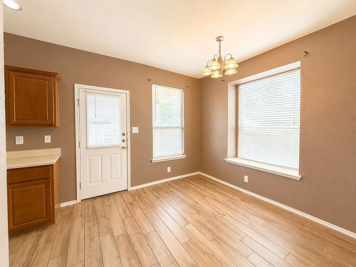 4 bed, 1579 sqft, $1,695 — Photo 4