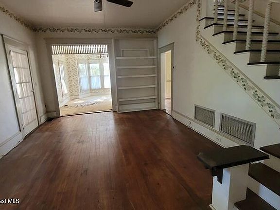 5th image of 615 Indian River Ave