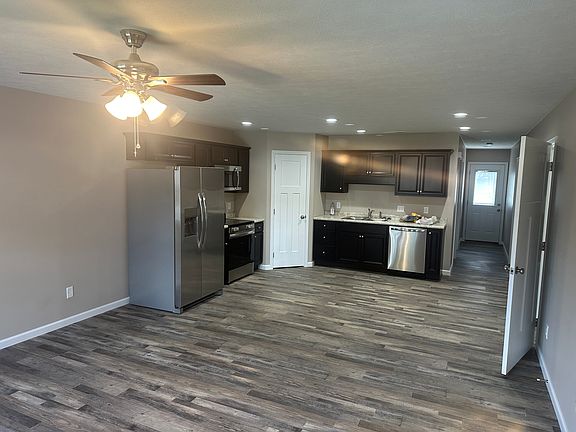 5th image of 606 Old Creal Springs Rd APT D