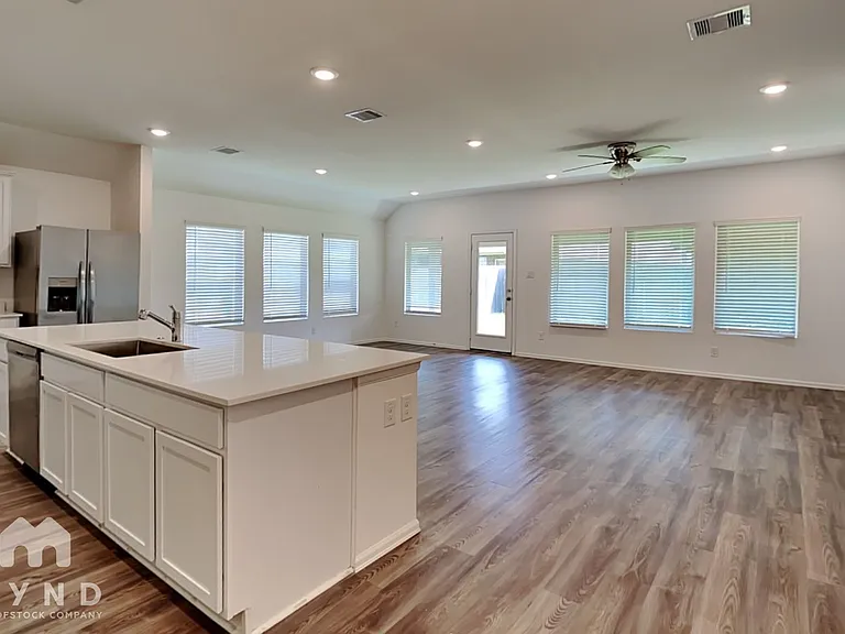 9446 Brookwood Bend Dr — Photo 3