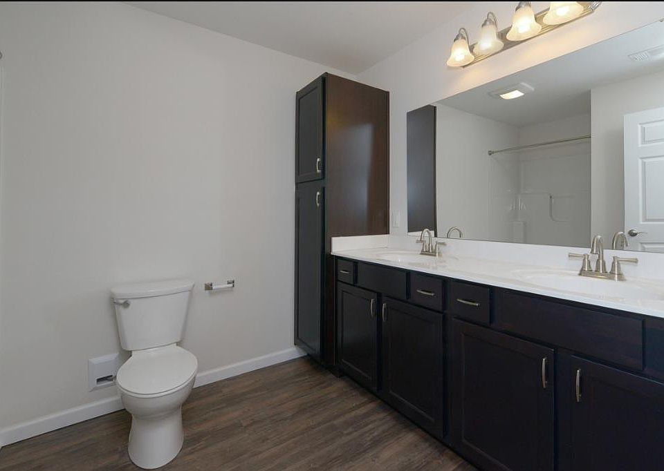 Both Bathroom have Dual Sinks