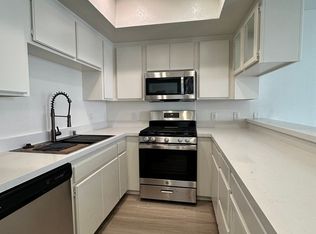 4940 Lewis Rd APT 5, Agoura Hills, CA 91301