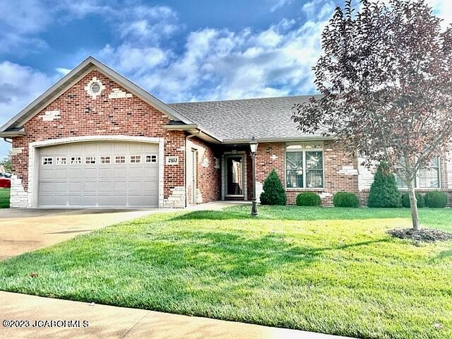 1st image of 2451 Country Club Dr