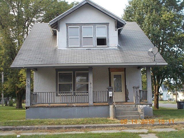 1st image of 430 E 8th St