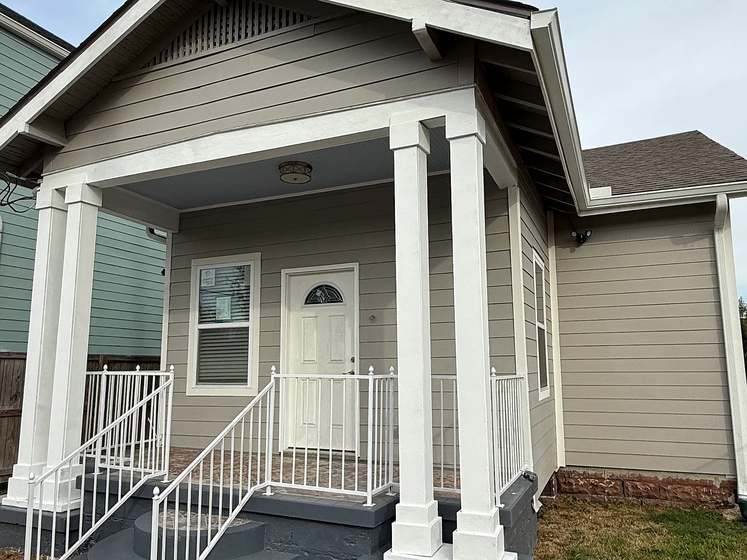2 bed, 1100 sqft, $1,800 — Photo 1