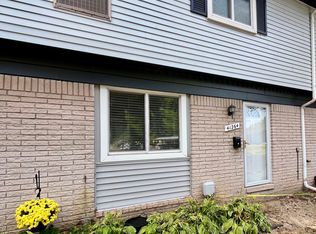 41264 N Woodbury Green Dr, Belleville, MI 48111