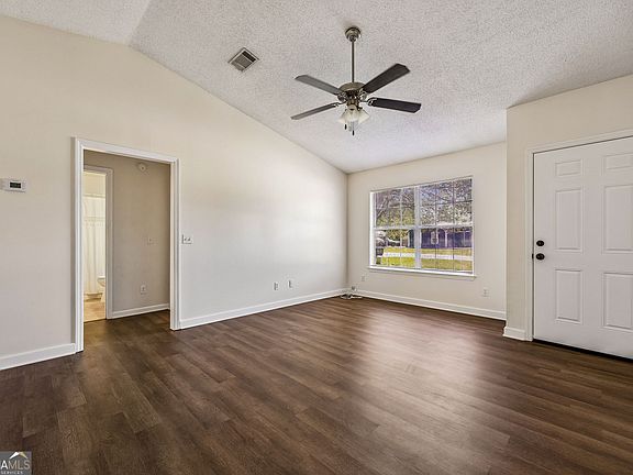 5th image of 110 Bamboo Dr