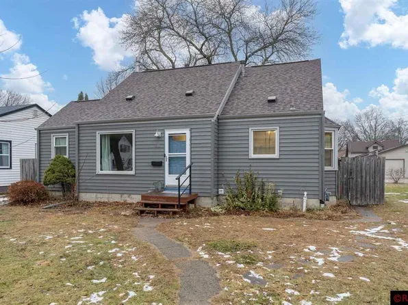 418 W 11th St, Mankato, MN 56001