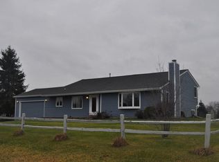 135 Cortland Ln, West Bend, WI