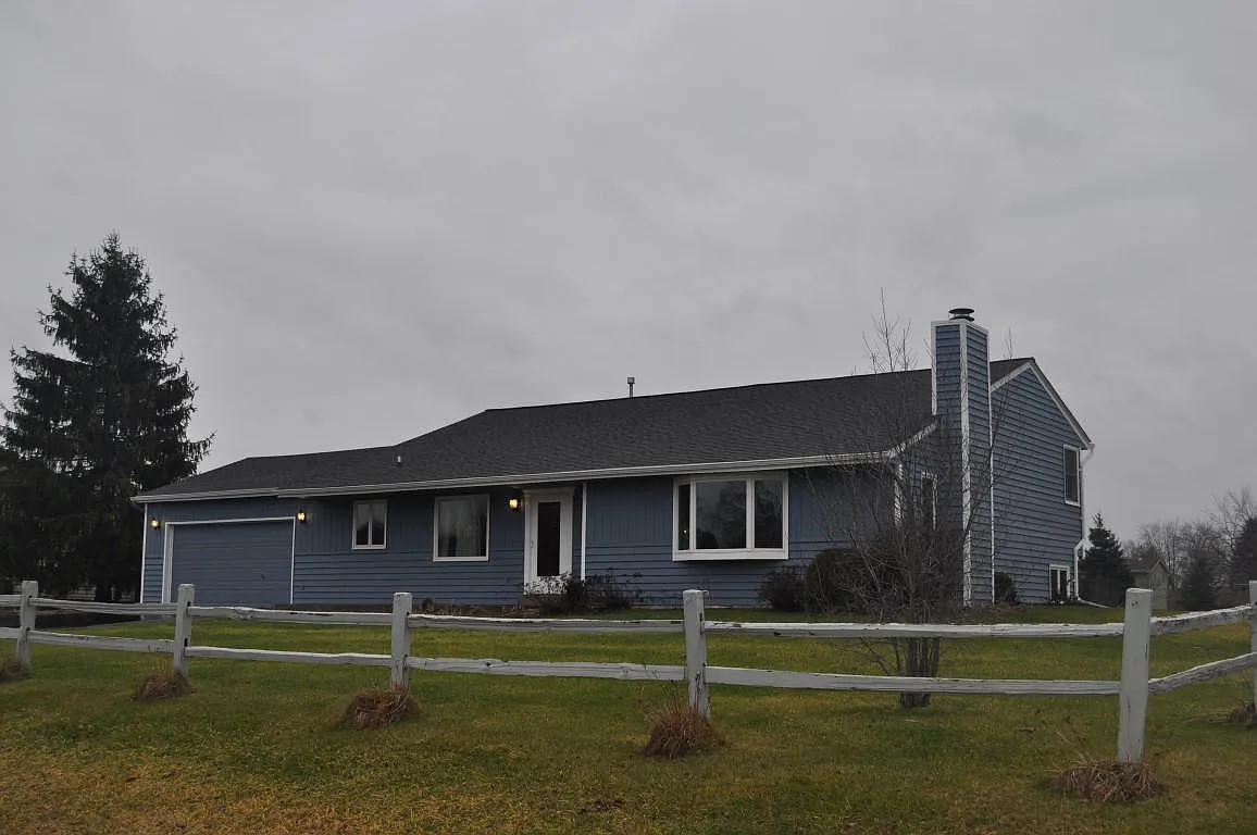 135 Cortland Ln photo 1