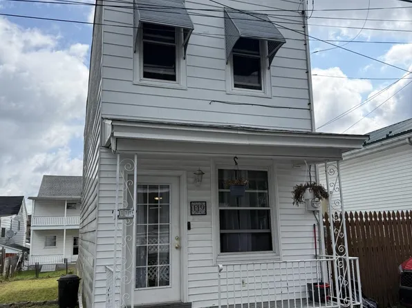 119 S Plum St, Mount Carmel, PA 17851