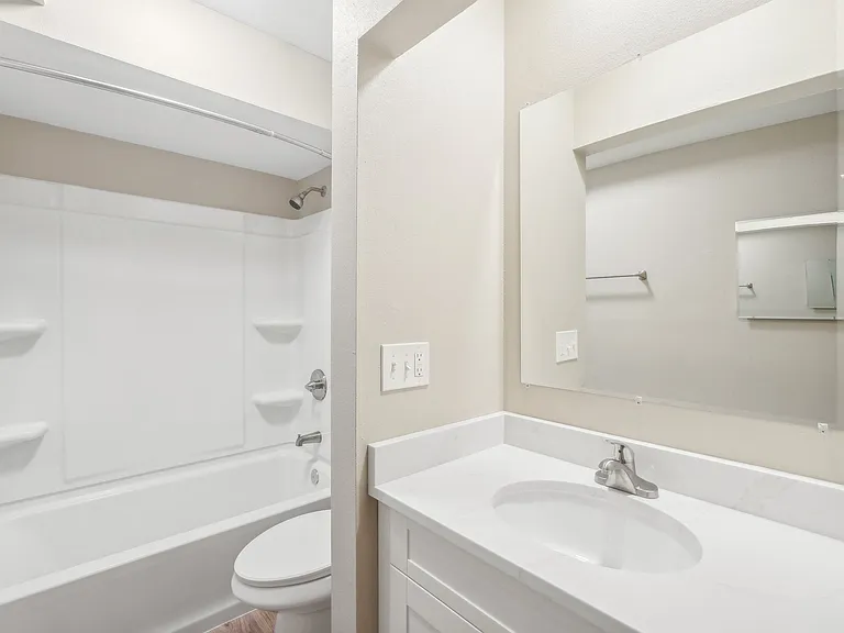 Norhardt Apartments — Photo 14