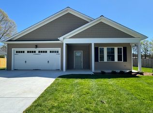 48 Baywalk Dr, Kilmarnock, VA 22482