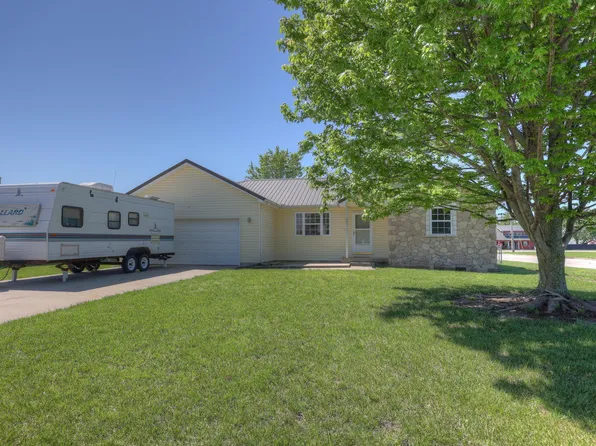801 E 5th Terrace, Lamar, MO 64759