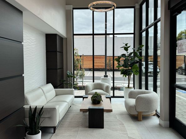 402 W Grand Ave #202