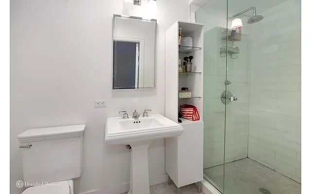 Rented by Douglas Elliman | media 14