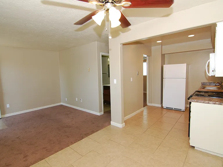 216 Del Mar Ave — Photo 1
