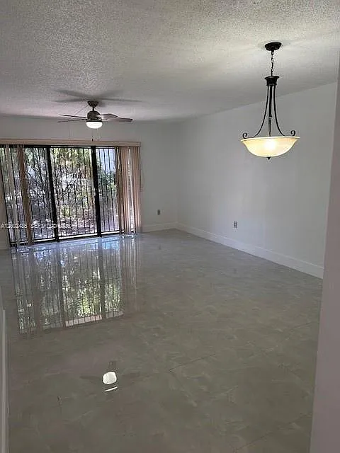 Conquistador Park Condo — Photo 4