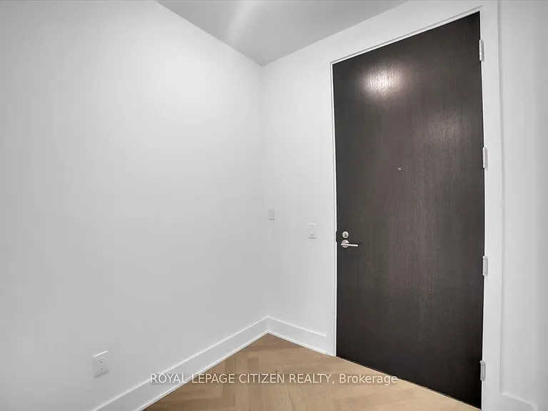 11 Yorkville Ave #6007 — Photo 5