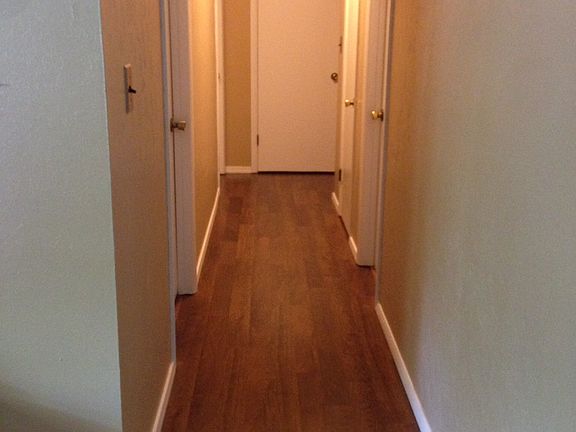 Hallway to bedrooms & bath