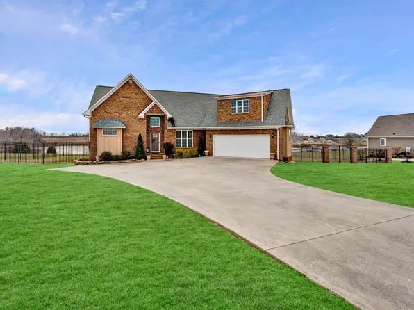 105 N Stallion Dr, Cowpens, SC 29330