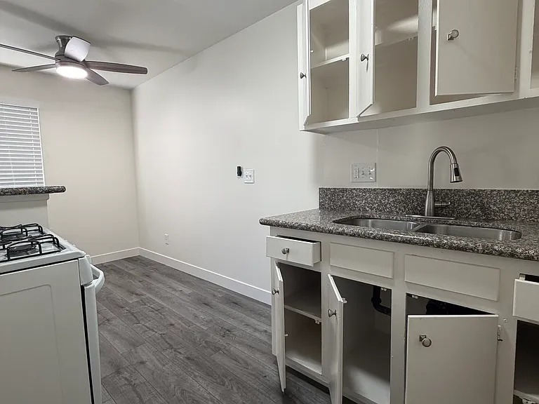 2272 W Colchester Dr #2 — Photo 4