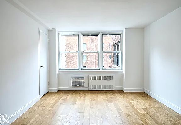 4th image of 120 E 36th St APT 10B
