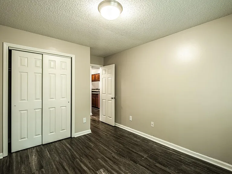 Hunters Landing Apartments — Photo 4