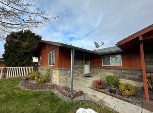 215 Ridgemont Dr #B, East Wenatchee, WA 98802